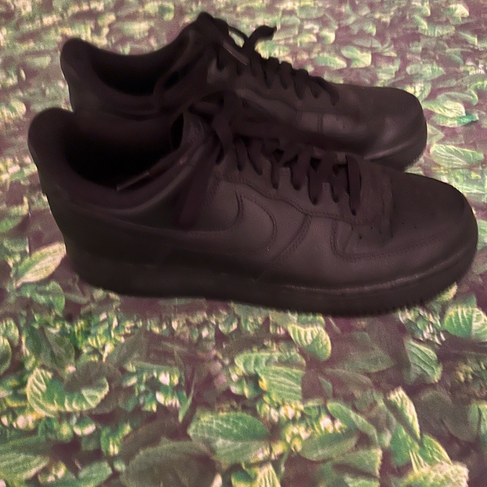 Woman’s Black Sneakers